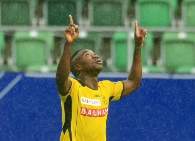 85-Emmanuel Mayuka