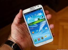 Galaxy Note II Tablet telefon karışımı Galaxy Note II'nin 5.5 inç'lik dev bir ekranı var.