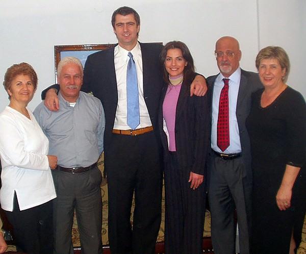 Okur, "En üst seviyelerde yıllarca Türkiye'mi en iyi şekilde temsil etmiş bir sporcu olarak, özellikle son üç yıldır ardı ardına yaşadığım sakatlıklardan dolayı, bütün geri dönme çabalarıma rağmen artık eski Mehmet Okur olamayacağımı anlamış bulunuyorum" dedi.