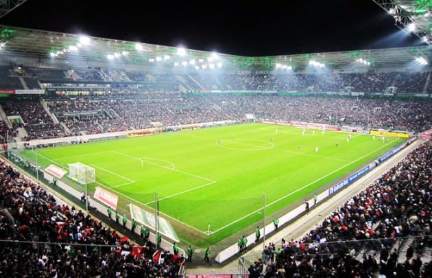 <p>Borussia-Park - Borussia Mönchengladbach / Kapasite: 54.057 Ortalama: 48.877</p>