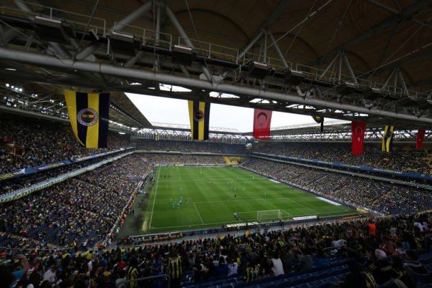 <p>Sarı lacivertliler tribünlerde tek bir boş koltuk bile bırakmazken dışarıda da onbinlerce kadın taraftar bilet bulamadıkları için tribüne giremediler…Fenerbahçeli kadınlar bu rekorları ile belki de Dünya tarihine geçtiler…</p>