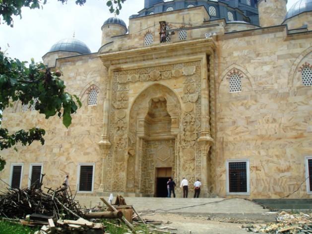 Kendine hayran bıraktıran cami