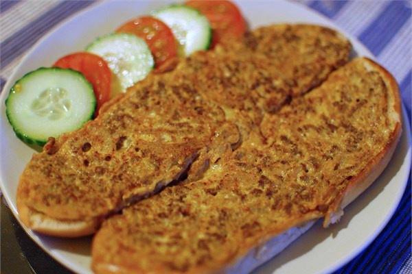 <p>Malezya'daki ünlü kahvaltı Roti John</p>
<p>Malezya</p>