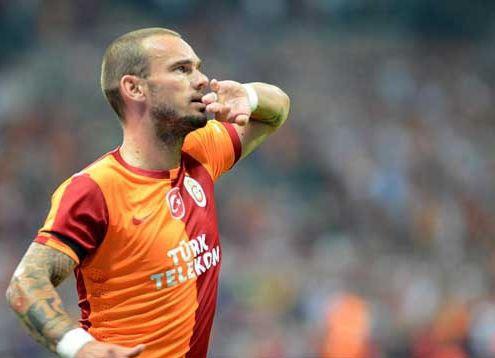 <p>Yedekler: Sneijder</p>