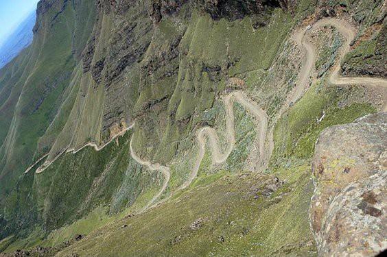 <p>Sani Pass, KwaZulu-Natal, Güney Afrika</p>