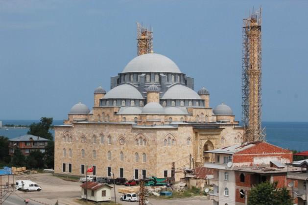 Kendine hayran bıraktıran cami