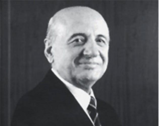<p>1950'de daha sonra Doğuş Holding'in temeli olacak olan şirketini 9 bin lira sermaye ile kuran Ayhan Şahenk, İrili ufaklı 16 baraj ve toplam 66 inşaat projesini gerçekleştirdi.</p>