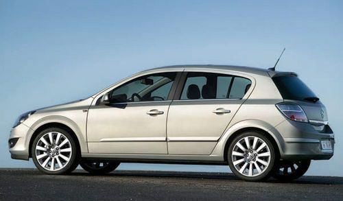 <p><strong>Alt-Orta Sınıf Hatchback</strong><br />1. Opel Astra HB<br />14.313 adet satıldı.</p>