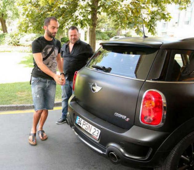 <p>Semih Şentürk-Mini Cooper S</p>