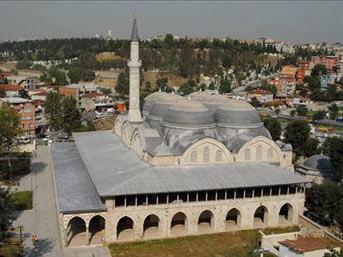 Piyale Paşa Camii - Kasımpaşa İstanbulun Kasımpaşa semtindedir. Bu çoksütunlu Mimar Sinan anıtı, 6 kubbeli ve dikdörtgen plandadır.