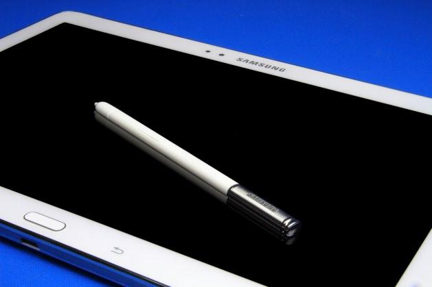 <p>Samsung, 2014 için sunduğu ilk tableti Galaxy Note 10.1 ile Galaxy serisinde yeni bir sayfa açıyor. Tasarım, yazılım ve donanım alanındaki üstün bir performans ortaya koyan yeni nesil 10.1, yüksek görüntü kalitesi ve işlem kapasitesiyle tüketicilerin gözden geçirmesi gereken bir bilgisayar.</p>