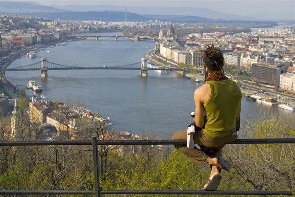 <p>4. Macaristan 1004,75 dolar</p>