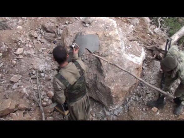 Gerek komutanlar olsun gerekse asker olsun PKK'lıları o bataklıktan çıkarmak için büyük çaba sarfediyor.