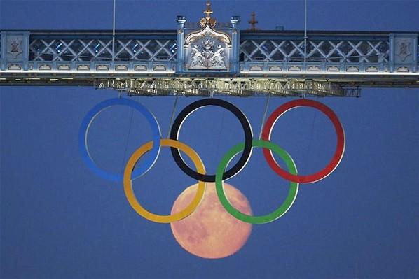 İngiltere'nin başkenti Londra'da düzenlenen 2012 Yaz Olimpiyat Oyunları muhteşem bir törenle sona erdi. İşte Londra 2012'den hafızalara kazınan en güzel kareler.