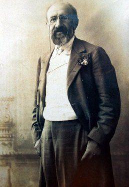 <p>Sanayi-i Nefise Mektebi ve İstanbul Arkeoloji Müzesi'nin kurucusu Osman Hamdi Bey.</p>