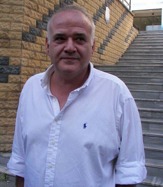 <p>Ziya Şengül ve Ahmet Çakar Telegol programında feci kapışırlar, Ahmet Çakar Ziya Şengül'e bir daha 'ağabey' sıfatını kullanmayacığını iddia eder. Bir hafta sonra... Çakar: Ziya ağabey, sözünü balla kesiyorum.</p>