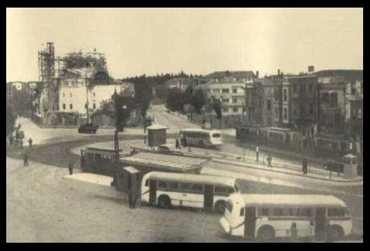 <p>Şişli Camii inşa ediliyor (1948-49)</p>