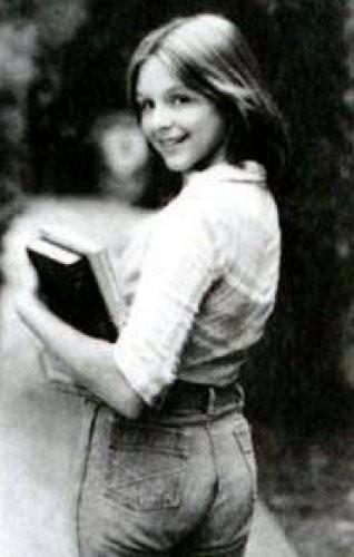 <p>Onlar ünlü fakat onlarda insan... Üstelik hırsızı da var, cinayet işleyeni de, tecavüz edeni de... Roman Polanski Sinema tarihinde unutulmaz isimlere imza atan yönetmen Roman Polanski, yaklaşık 30 yıl önce işlediği bir suç yüzünden tatuklanmıştı. Polanski, 40'lı yaşlarında 13 yaşında Samantha Geimer'e tecavüz etmişti.</p>
