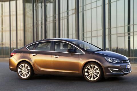 Opel ürün gamının Eylül ayına özel avantajlı başlangıç fiyatlarından yararlanan diğer modelleri ise şöyle sıralanıyor... -Yeni Meriva 41 bin TL, -Yeni Zafira Tourer 66 bin 900 TL, -Insignia Sedan 55 bin 300 TL ve -Insignia Sports Tourer 70 bin 100 TL. 