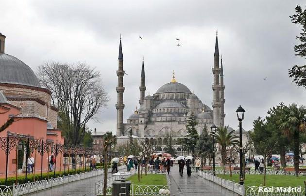 Real Madrid facebook adresinde, Real Madrid Başkanı Florentino Perez'in Sultanahmet ve Topkapı Sarayı gezisi de yayınlandı..