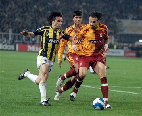 16- Fenerbahçe 4 - Galatasaray 0 -- 22 Nisan 2006 -- "4 tane attınız, yeter!" Maç bittiğinde Fenerbahçeliler dahil kimse bu işin bu kadar kolay çözüleceğini düşünmüyordu. Kadıköy'e üç puan avantajı ile gelen Galatasaray yedi yıllık geleneği bozmamış, Fenerbahçe'ye kalesinde gördüğü dört gol, direklerinde patlayan üç şutla mağlup olmuştu.
