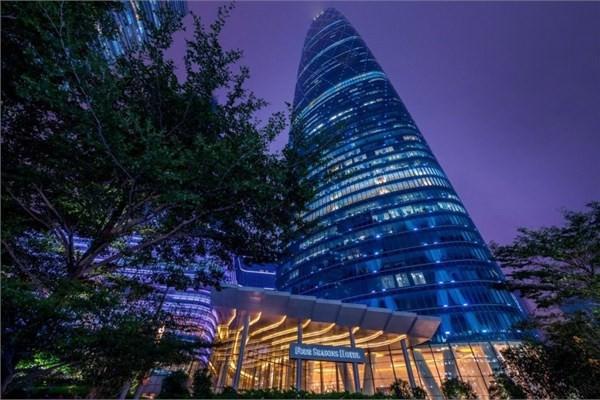 <p><strong>Four Seasons Hotel Guangzhou - Çin<br /></strong><br />Guangzhou şehrinin en kalabalık bölgelerinden birinde yer alan otelde 344 oda var.</p>