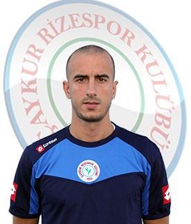 <p>&Ccedil;aykur Rize'nin orta saha oyuncusu Hasan Hakan Hacıbektaşoğlu (24 Harf)</p>