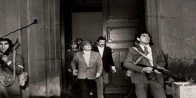 <p><strong>Ölümden bir kaç saniye önce (1973)</strong><br />Şili’nin askeri darbeyle devrilen başkanı Salvador Allende bu fotoğraf çekildikten bir kaç saniye sonra öldü.</p>