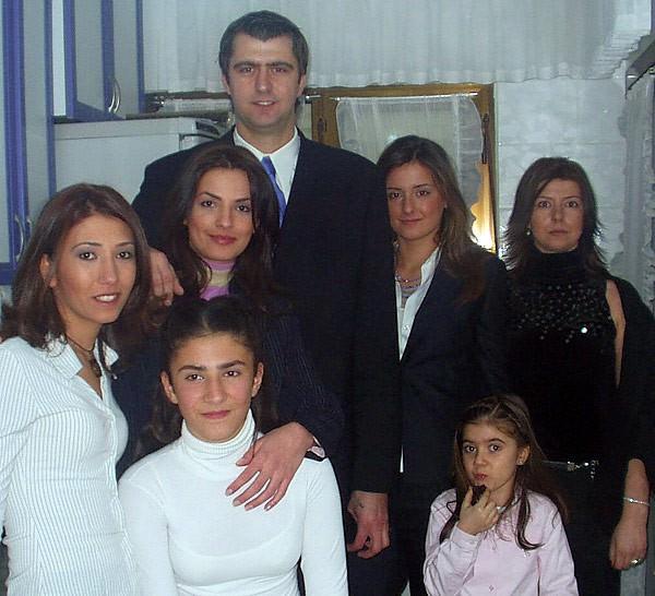 Mehmet Okur, Okur, "Ben, Mehmet Okur; öncelikle ailemin, basketbol kariyerim boyunca bana emeği geçen antrenör, idareci ve takım arkadaşlarımın ve son olarak da her zaman beni destekleyen Türk halkının ortak bir eseriyim. Bu heyecan dolu 19 yıllık serüvende bana eşlik eden sizlere sonsuz teşekkür ediyorum" diyerek sözlerine son verdi.