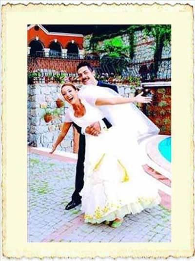 <p>Dolunay Soysert ile Sinan Tuzcuoğlu</p>
