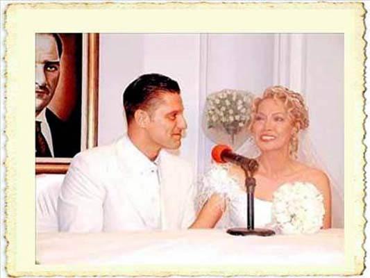 <p>Hazım Körmükçü ile Hilal Özdemir</p>