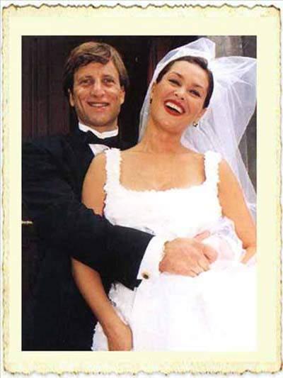 <p>Hülya Avşar ile Kaya Çilingiroğlu</p>