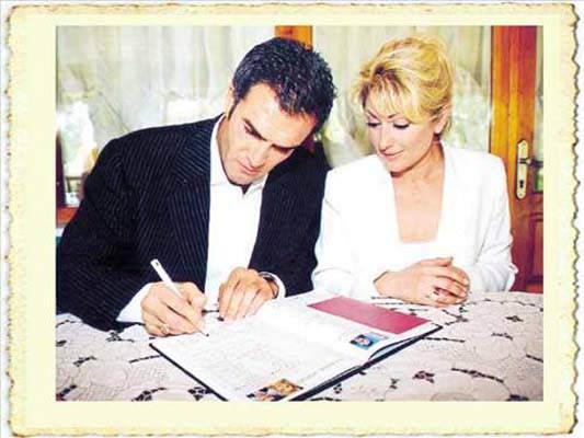 <p>Muazzez Ersoy ile İsmet Özhan</p>