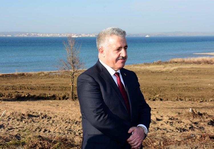 <p>Yaklaşım viyadüklerini de düşünürseniz 5 bin metrenin üzerinde bir uzunluktan bahsediyoruz. </p>
