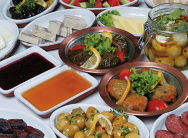 Sahur'da nasıl beslenmeliyiz? Gün boyu tok tutan yiyecekler neler? İşte yanıtı...