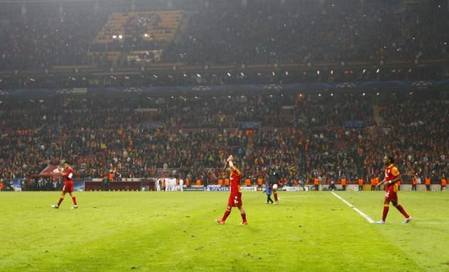 simdi Galatasaray'in galibiyetine 3,8 veren iddaa dusunsun...