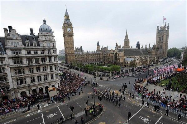 <p>20. İngiltere</p>

<p>Kişi başına gelir: 39 bin 93 dolar</p>
