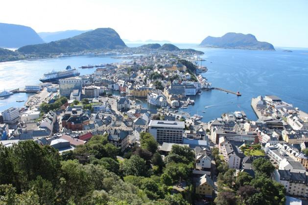 <p><strong>2. Norveç</strong><br />
Kişi başı gelir: 99.558 dolar</p>
