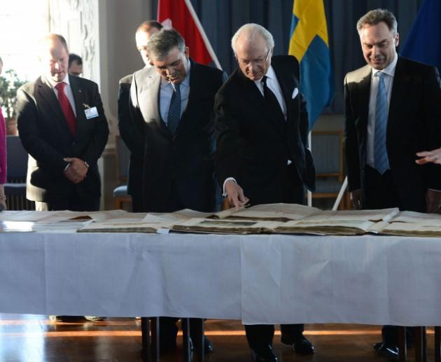 Yemekten sonra Gül ve İsveç Kralı Carl XVI. Gustaf, ''AAC Microtec'' Laboratuvarı'na giderek yetkililerden bilgi aldı, şirketin ürettiği uydu düzenekleri ve mikroçiplerin yer aldığı laboratuvarda incelemelerde bulundu.