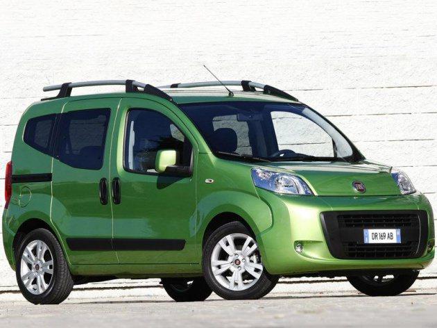 <p>Nakit alımı tercih eden müşterilere ise ticari araçlarda ilave bin lira indirim yapan Fiat'ta, Fiorino 31 bin 960 lira, Yeni Doblo ise 38 bin 510 liradan başlayan fiyatlara müşterilerini bekliyor.</p>