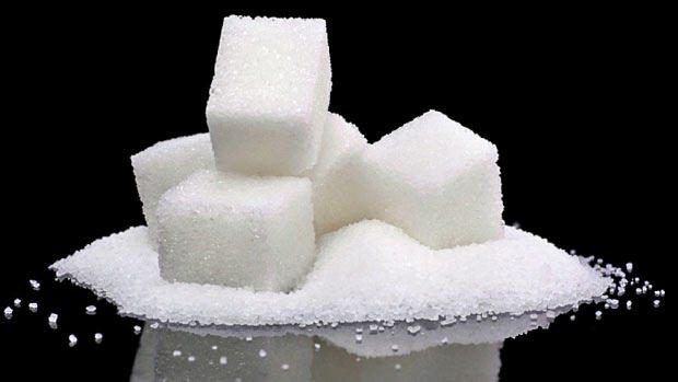 <p>Şeker birçok kişinin farkında olmadan bağımlı olduğu şeylerden biridir. Hepimiz şekeri severek büyüdük, ama bugün ondan vazgeçmek için pek çok nedenimiz var. İşte şekerden vazgeçmek için 7 önemli neden...</p>
