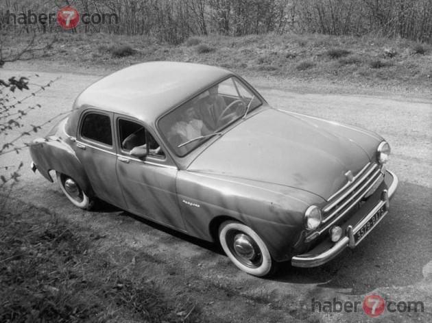 <p>1951 Renault Fregate</p>