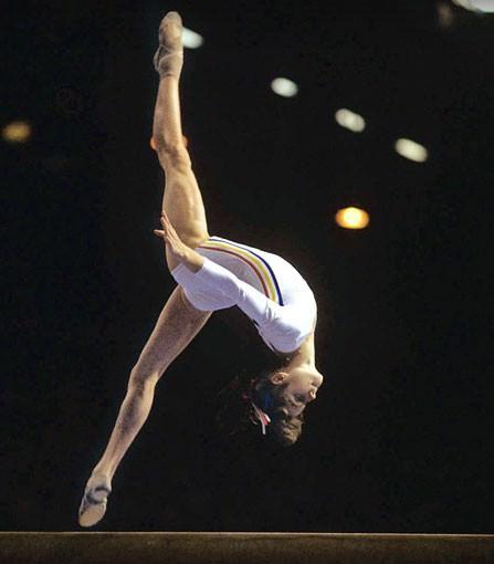    NADIA COMANECI   2 Ağustos 1976   76 Yaz Olimpiyatları'nda Romanyalı Comaneci, üç altın madalya kazandığı atletizm dalında, en iyi puanı almayı başaran ilk cimnastikçi olmuştu.