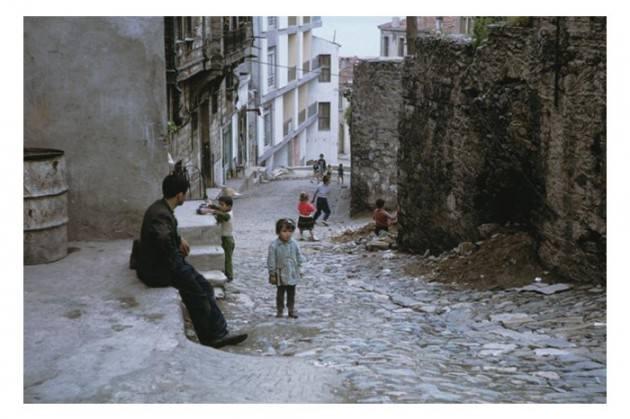 <p>Indiana Üniversitesi, Charles W. Cushman fotoğraf koleksiyonundan eski İstanbul fotoğrafları çıktı. Günümüze kıyasla daha tenha görülen İstanbul'un bu fotoğrafları 1965 yılında çekilmiş.</p>