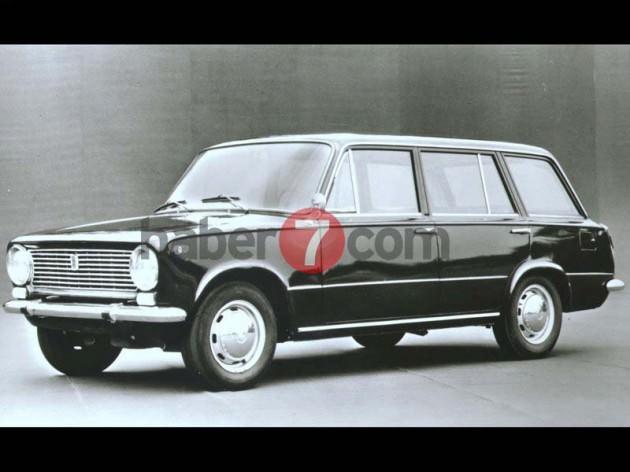 <p>1966 Fiat 124 Familiare</p>