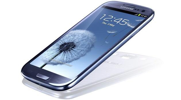 S Voice Kişisel Asistan: Galaxy S III'ün en önemli özelliklerinden biri. Siri'ye benzeyen bir özellik. Ancak ondan daha iyi olduğu iddia ediliyor. Özellikle Siri'de yaşanan dil problemleri bu telefonda yaşanmayacak. 