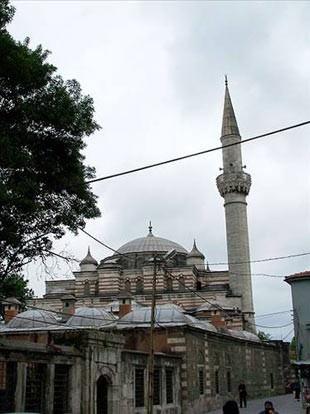 Zal Mahmud Paşa Camii - Eyüp Zal Paşa caddesindeki caminin inşa tarihi 1577dir.