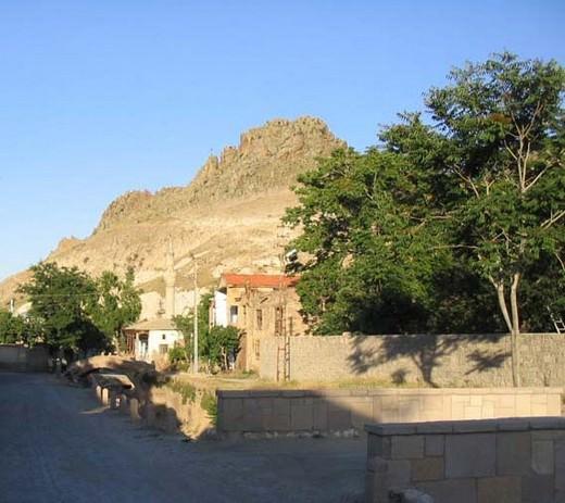 Konya, tarihi ve kültür mirası ile tam bir açık hava müzesi. Hz. Mevlana'nın iklimini hissetmek, onu yaşamak isteyenler yolunu muhakkak bu kente düşürmeli.