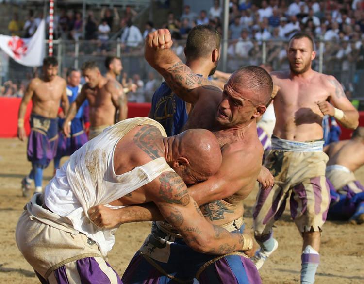 <p>Takımlar 27'şer kişiden oluşuyor.</p>
