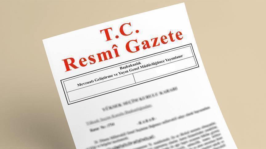 <p>9. BAŞKANLIK KARARNAMESİ<br />
<br />
Başkan, genel siyasetin yürütülmesinde ihtiyaç duyduğu konularda Başkanlık kararnamesi çıkarabilecek. Başkan, kanunların uygulanmasını sağlamak üzere ve bunlara aykırı olmamak şartıyla, yönetmelikler çıkarabilecek.<br />
<br />
Başkan hakkında, kişisel ya da göreviyle ilgili bir suç işlediği iddiasıyla TBMM üye tam sayısının en az üçte ikisinin vereceği önerge ile soruşturma açılması istenebilecek. Meclis, bu istemi en geç bir ay içinde görüşüp gizli oyla karara bağlayacak.</p>
